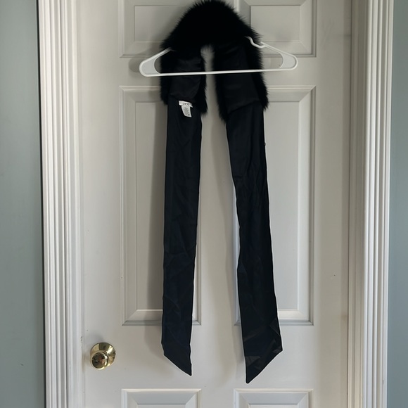 Cache black faux fur collar neck scarf for jacket or sweater, never worn - Picture 4 of 6